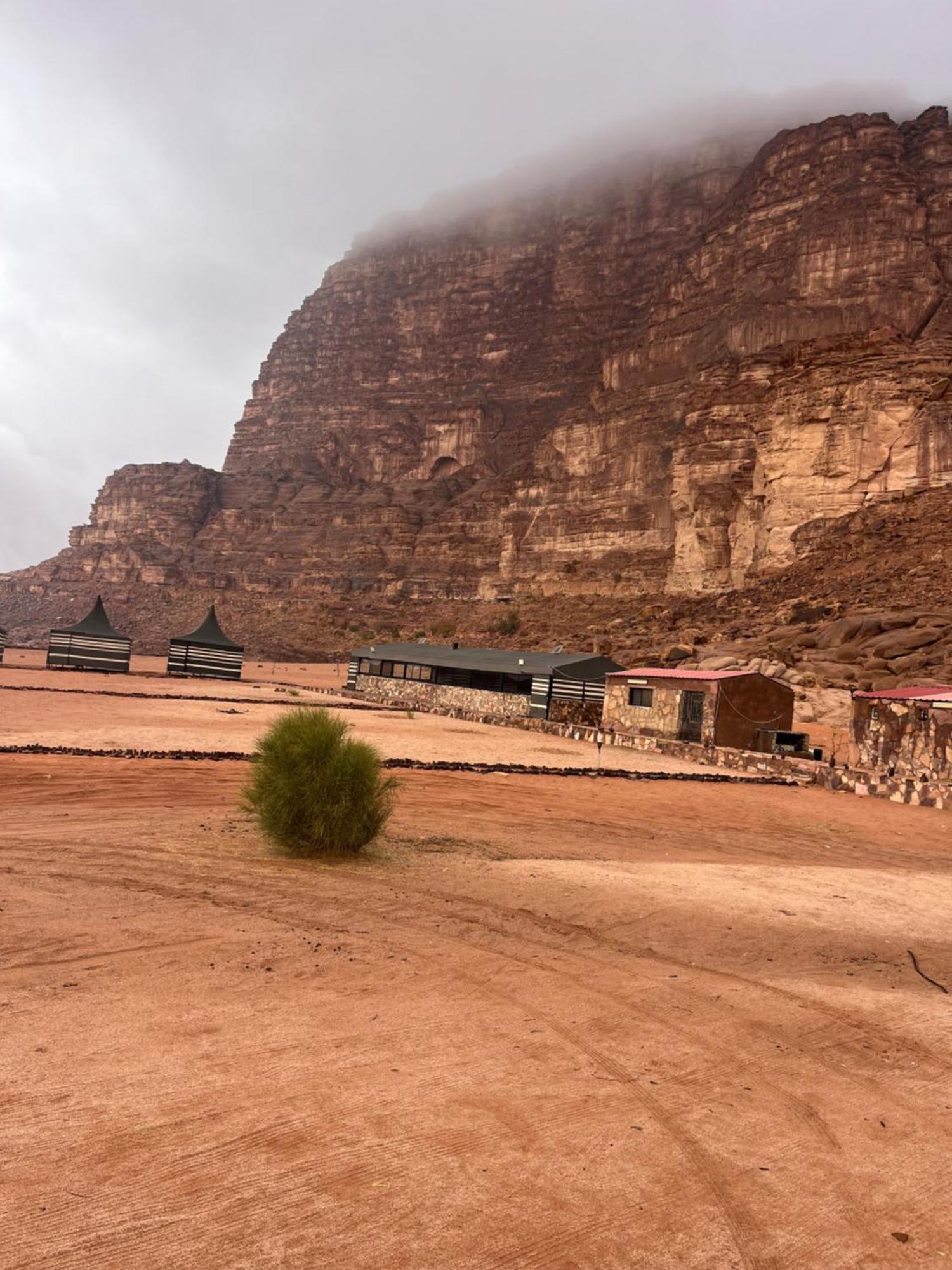Hotel al-Qatar mountain camp Wadi Rum Exterior foto
