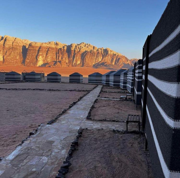 Hotel al-Qatar mountain camp Wadi Rum Exterior foto